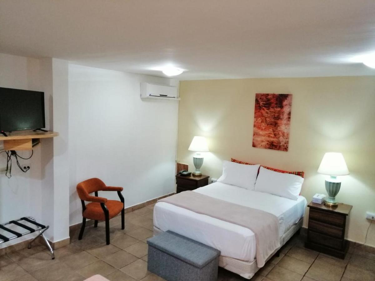 Apartotel Don Francisco San Jose  Eksteriør bilde